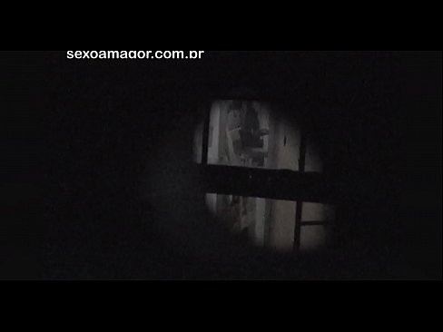 ❤️ Blondie bakal diam-diam videotaped dening tetanggan voyeur umpetaken konco bricks kothong ️ Saru keras ing kita